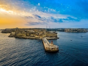 A SHORT GUIDE TO HOTEL BOOKING IN MALTA